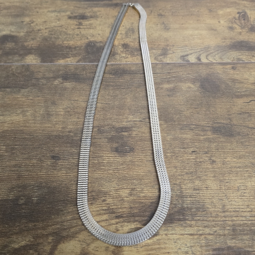 Elegant Gold Tone Necklace